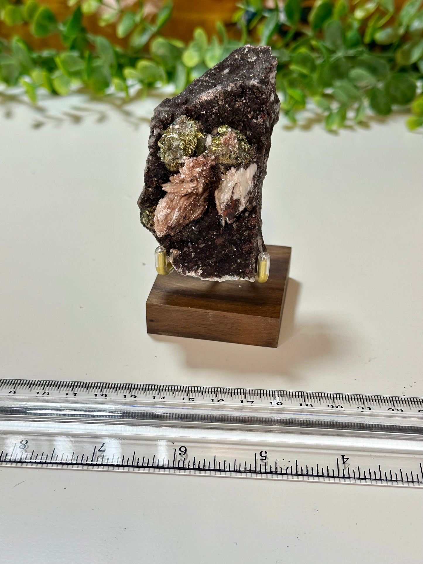 Barite with Chalcopyrite